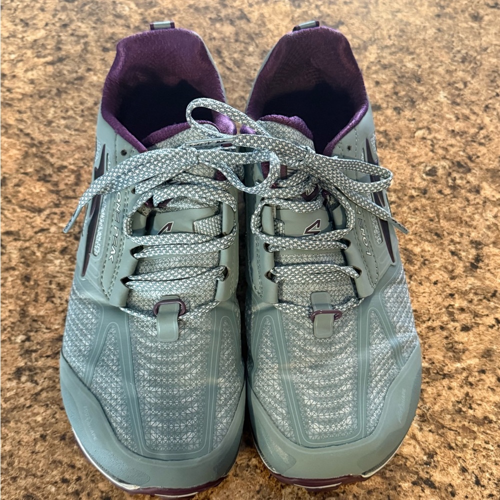 Altra Lone Peak 4 Low RSM Light Gray Purple Running Shoes size 10.5